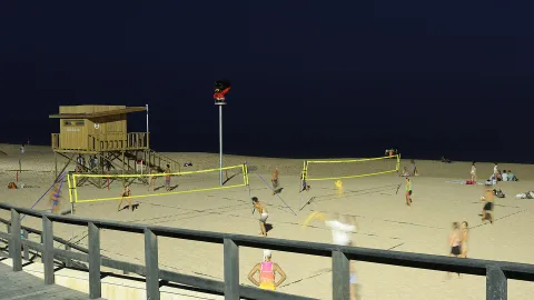 Smart BRITELINE floodlights are helping the local community in Cascais to enjoy the beach facilities after dark on hot summer nights